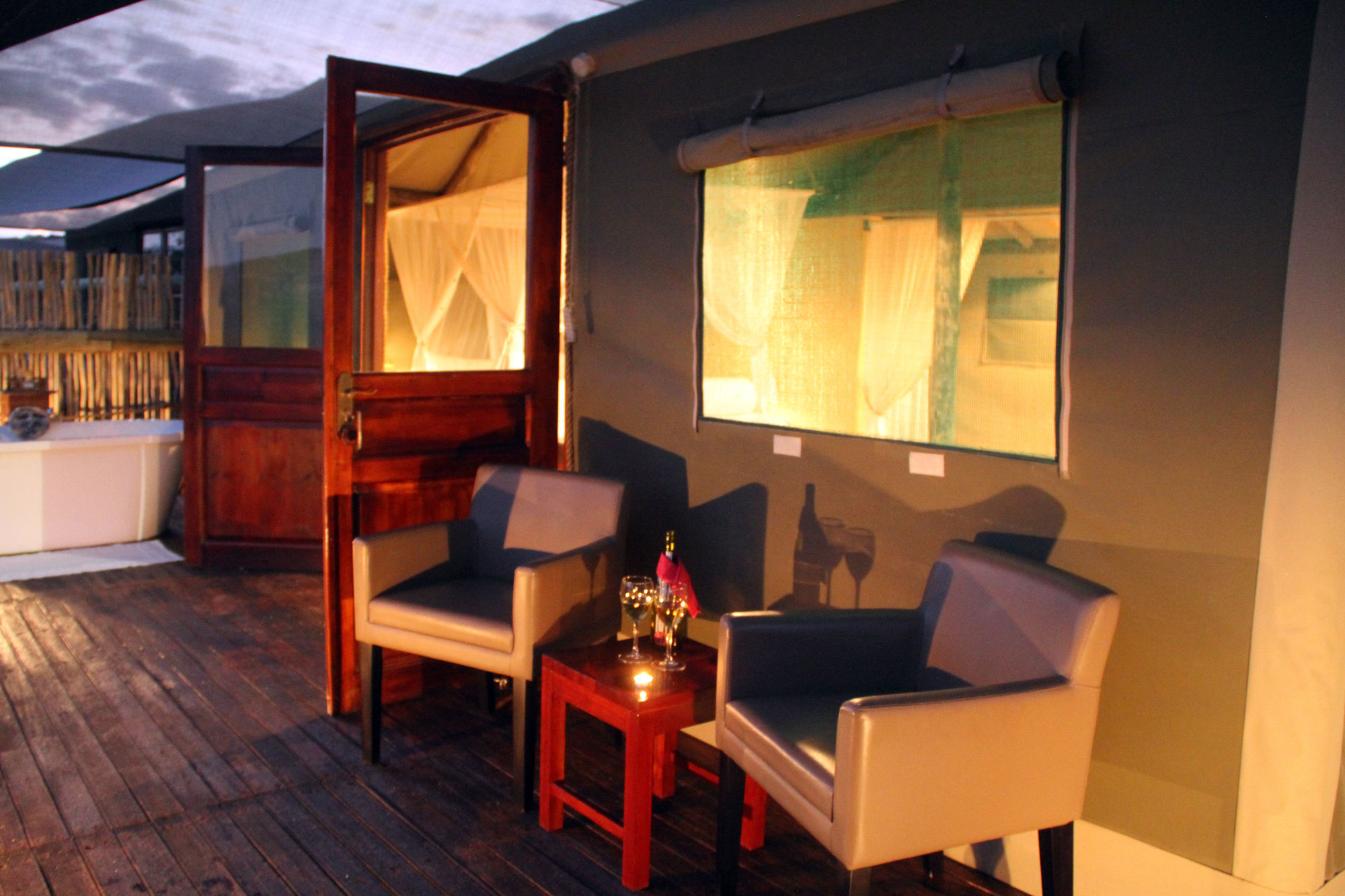 Eagle Tented Lodge & Spa オカウクエジョ エクステリア 写真
